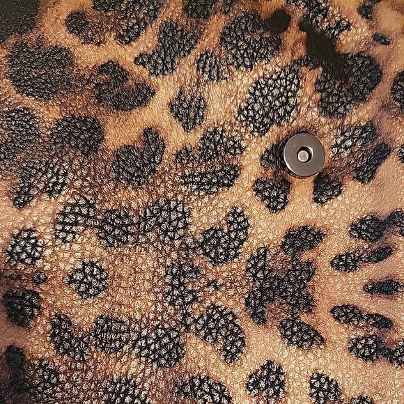 NEW Faux-Leather Leopard Print Clutch with Wristlet Strap - Picture 12 of 14